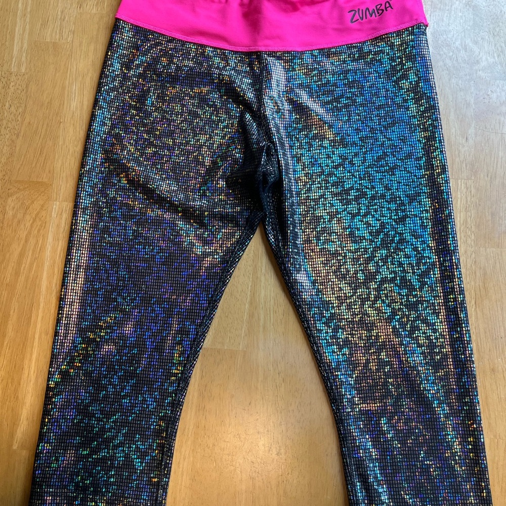 L Zumba Fitness Holographic Capri Leggings - Pink and Silver